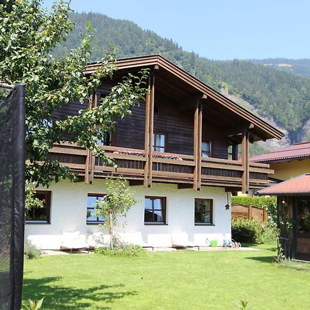 Quaint Mansion Near Ski Bus In Goldegg Kültér fotó