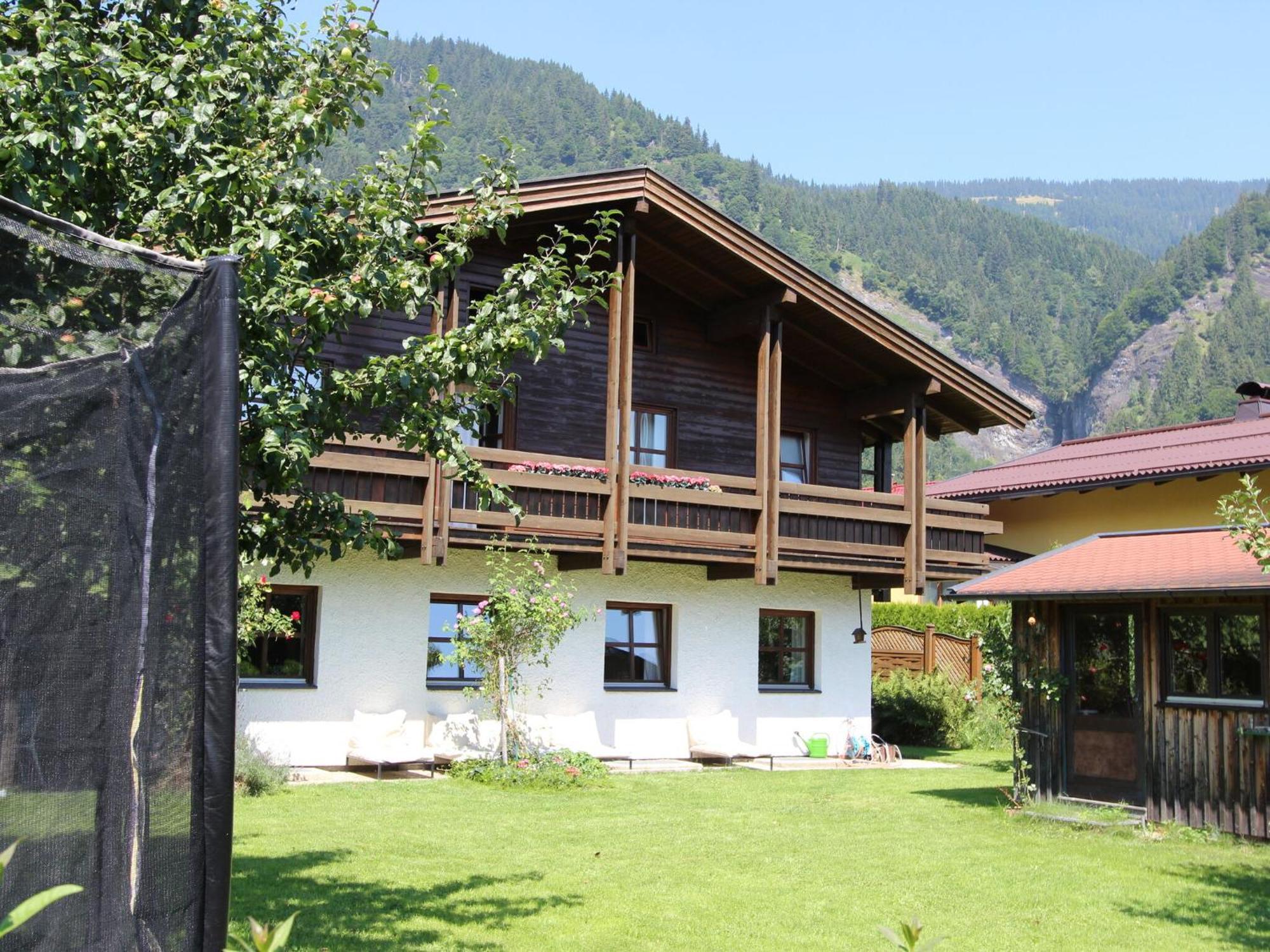 Quaint Mansion Near Ski Bus In Goldegg Kültér fotó